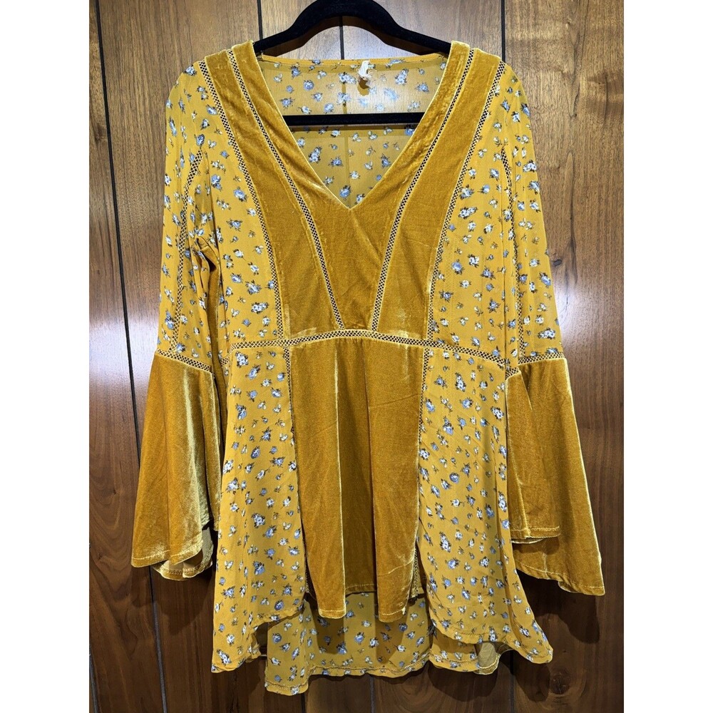 POL Floral Print Whimsical Boho Yellow Velvet Bell Sleeve Tunic Too Fairycore